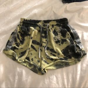 LF shorts medium